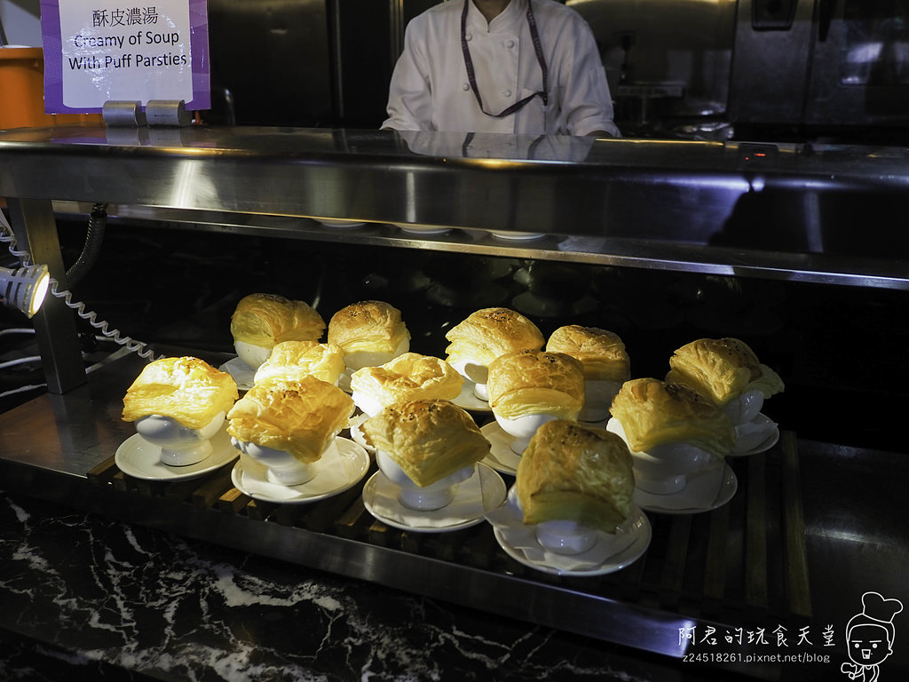 【台中】星饗道國際自助餐｜不分平假日～午晚餐買一送一｜百種料理任君吃到飽