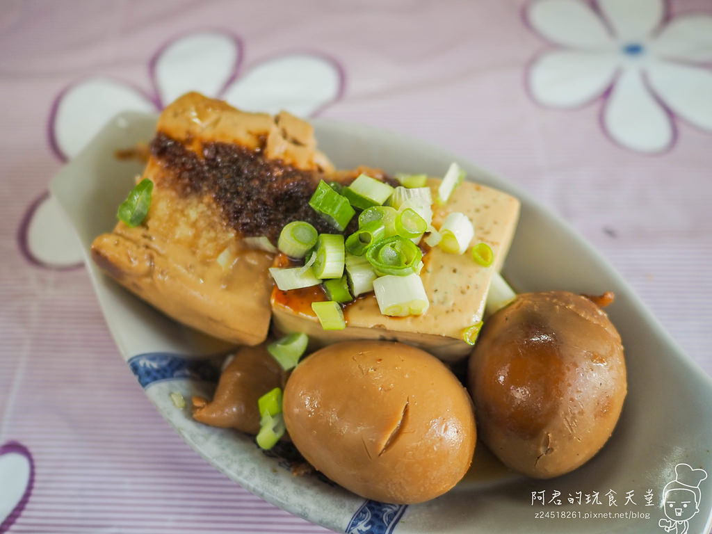 【台中】中華西街上的無名小吃攤｜充滿阿嬤味的一間店｜台中北區美食