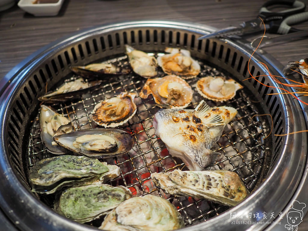 【台中】燒肉眾台中一中店｜澳洲飼養嚴選七百天～皇家澳丁牛吃到飽｜超彭派痛風海鮮桶