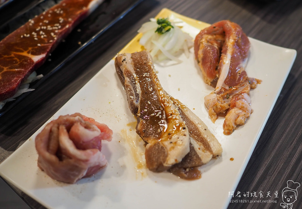 【台中】燒肉眾台中一中店｜澳洲飼養嚴選七百天～皇家澳丁牛吃到飽｜超彭派痛風海鮮桶