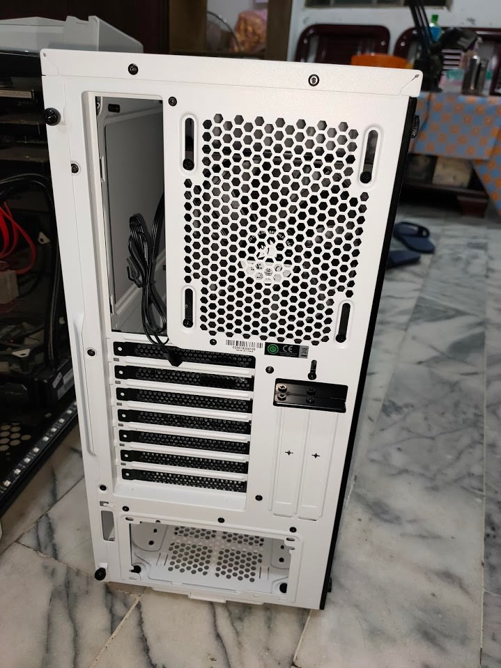 【開箱】海盜船Carbide 275R|ANTEC HCG 750|久違電腦主機更新 - 第10張圖 【開箱】海盜船Carbide 275R|ANTEC HCG 750|久違電腦主機更新