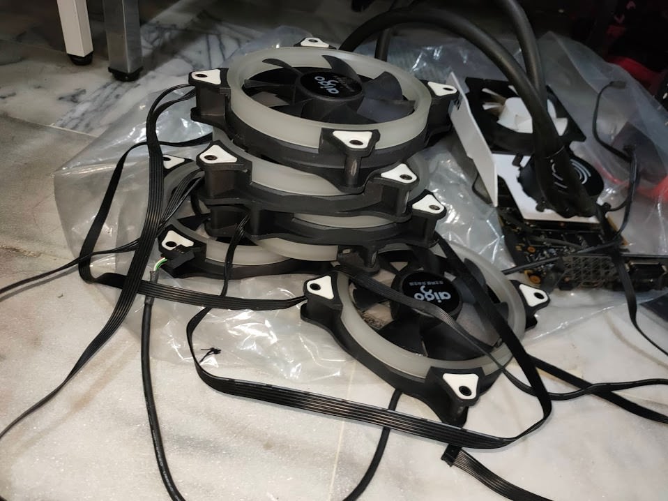 【開箱】海盜船Carbide 275R|ANTEC HCG 750|久違電腦主機更新 - 第26張圖 【開箱】海盜船Carbide 275R|ANTEC HCG 750|久違電腦主機更新