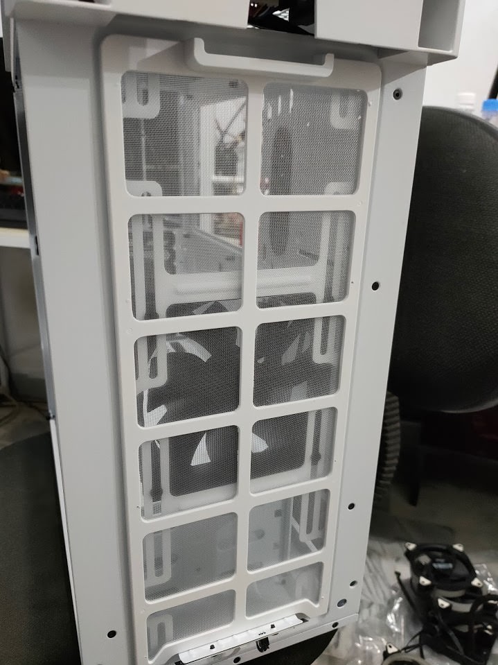 【開箱】海盜船Carbide 275R|ANTEC HCG 750|久違電腦主機更新 - 第27張圖 【開箱】海盜船Carbide 275R|ANTEC HCG 750|久違電腦主機更新