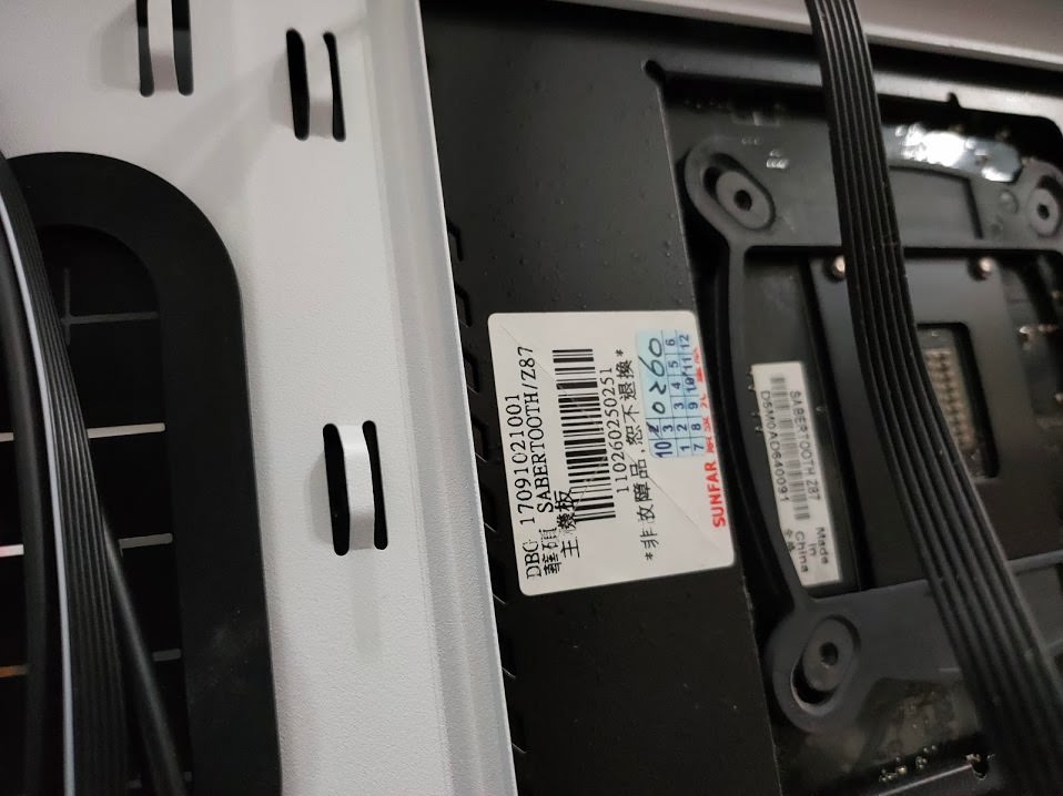 【開箱】海盜船Carbide 275R|ANTEC HCG 750|久違電腦主機更新 - 第30張圖 【開箱】海盜船Carbide 275R|ANTEC HCG 750|久違電腦主機更新
