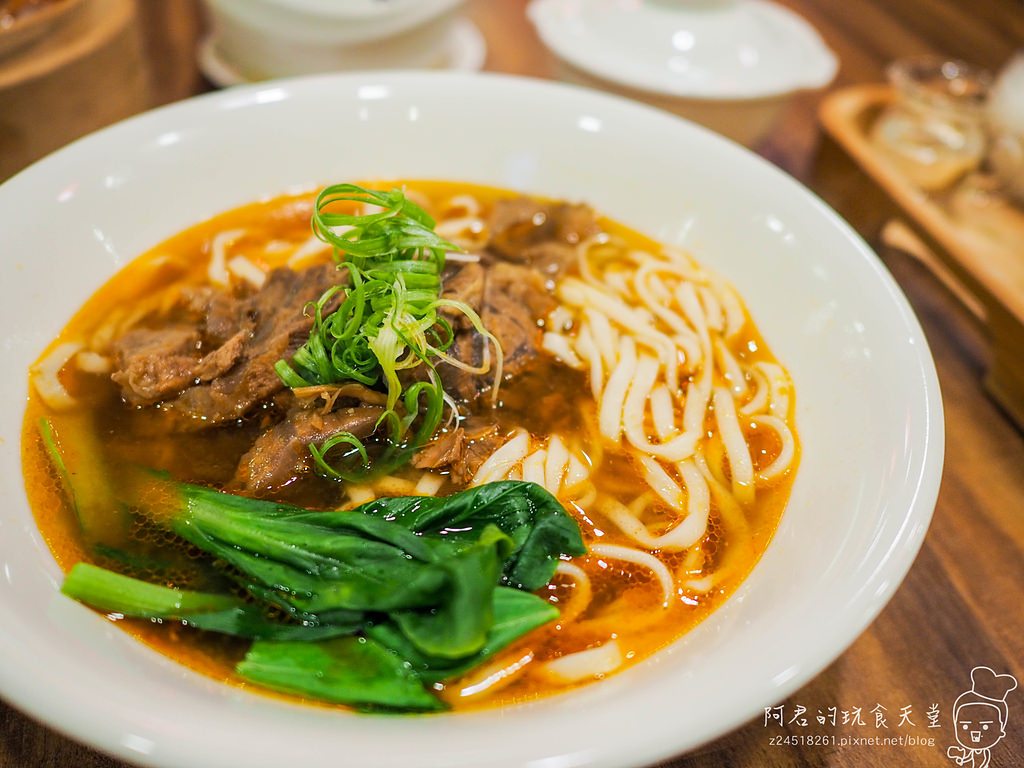 【台北】大安區呷七碗永康店｜肉粽油飯米粉牛肉麵傳統小吃任君挑選｜捷運東門站美食｜永康街小吃