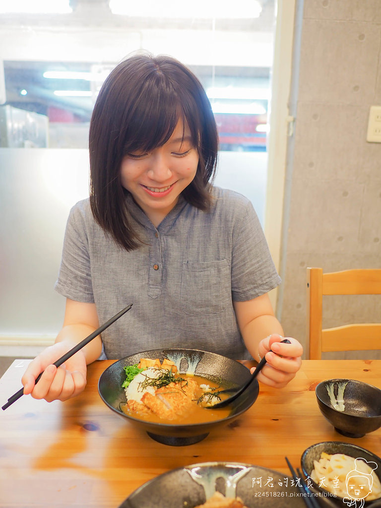 【台中】樹丼食堂 丼飯專賣店｜平價大份量丼飯｜人氣雙拼丼｜台中西屯區美食