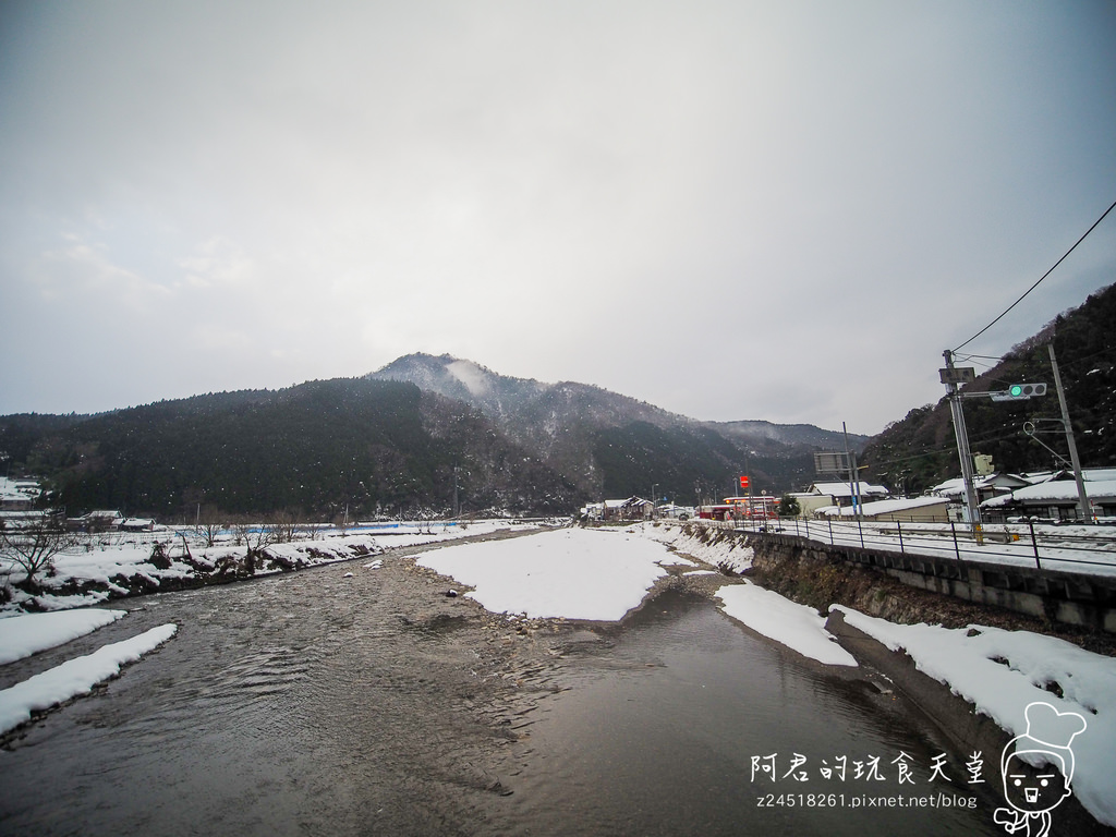 【日本】島根、鳥取十天自由行～來去日本過聖誕&跨年(完)｜日本最美村庄之智頭町｜充滿粉紅色泡泡的恋山形車站