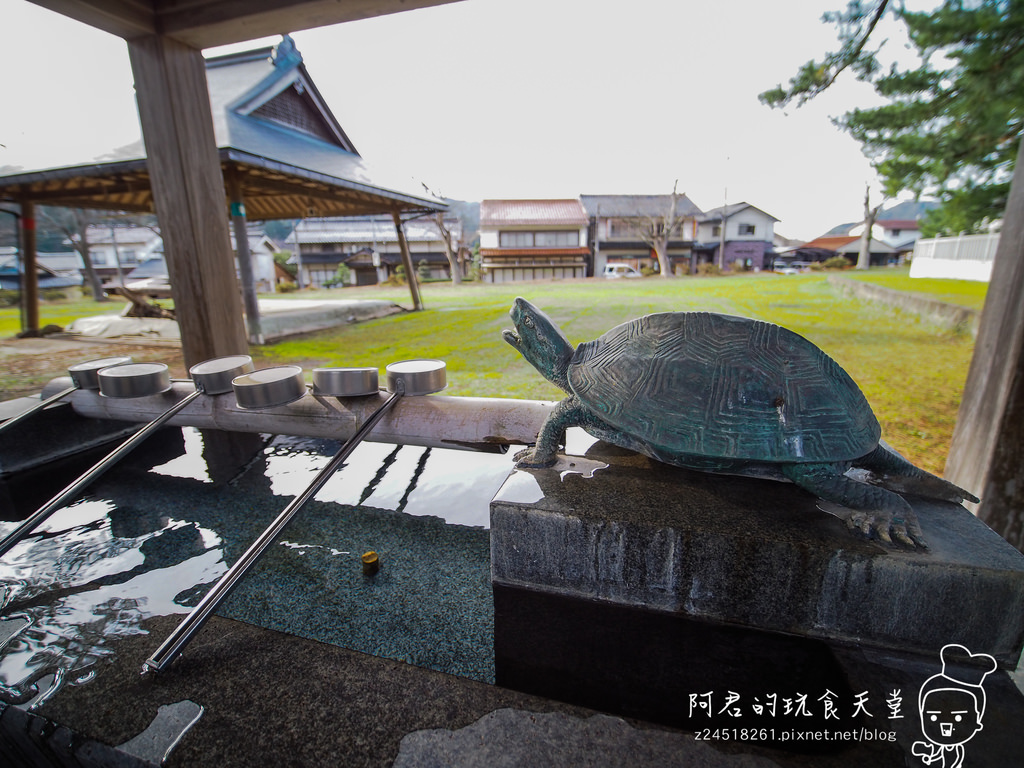 【日本】島根、鳥取十天自由行～來去日本過聖誕&跨年(2)｜隱岐の島－島後｜杳無人煙的絕美秘境｜屋那の松原・舟小屋群｜玉若酢命神社｜八百杉｜淨土之浦海岸｜白島展望台｜油井の池｜壇鏡神社