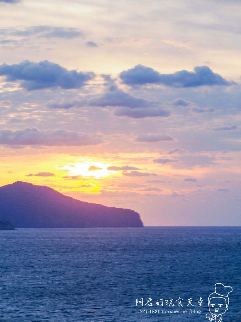 【日本】島根、鳥取十天自由行～來去日本過聖誕&跨年(2)｜隱岐の島－島後｜杳無人煙的絕美秘境｜屋那の松原・舟小屋群｜玉若酢命神社｜八百杉｜淨土之浦海岸｜白島展望台｜油井の池｜壇鏡神社