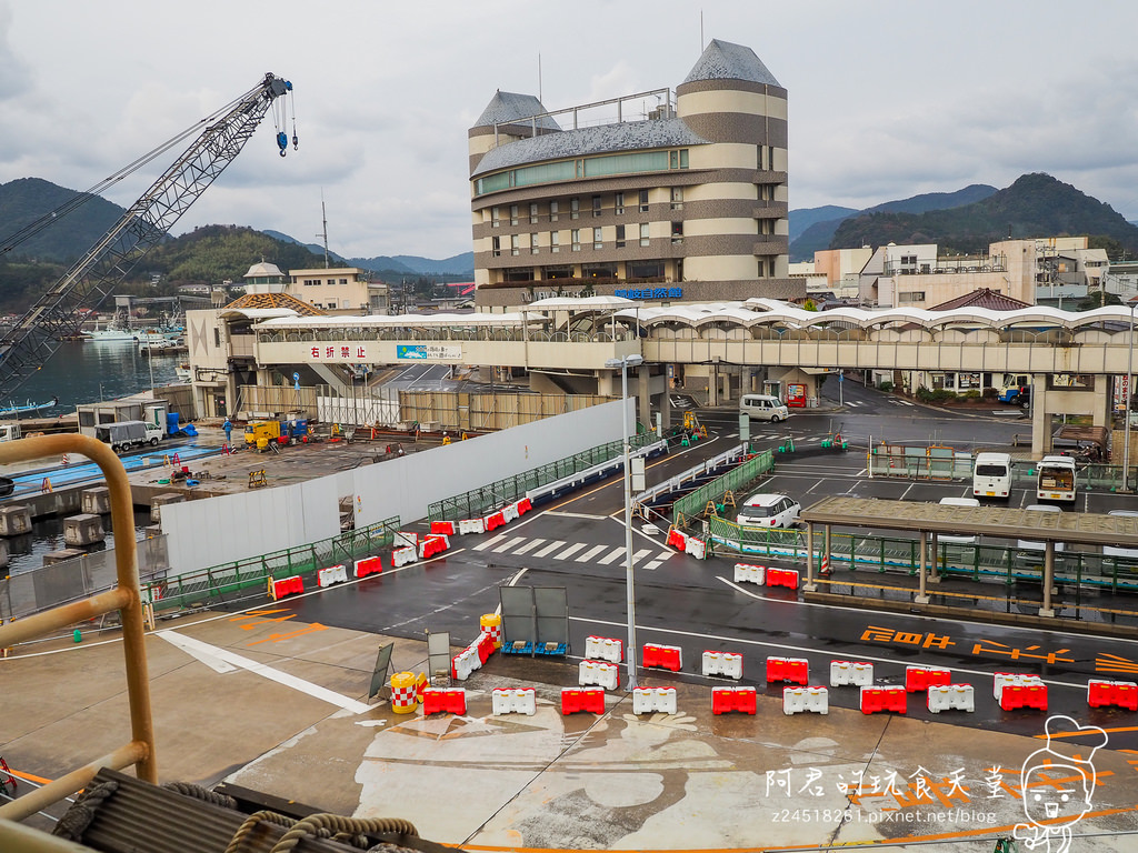 【日本】島根、鳥取十天自由行～來去日本過聖誕&跨年(2)｜隱岐の島－島後｜杳無人煙的絕美秘境｜屋那の松原・舟小屋群｜玉若酢命神社｜八百杉｜淨土之浦海岸｜白島展望台｜油井の池｜壇鏡神社