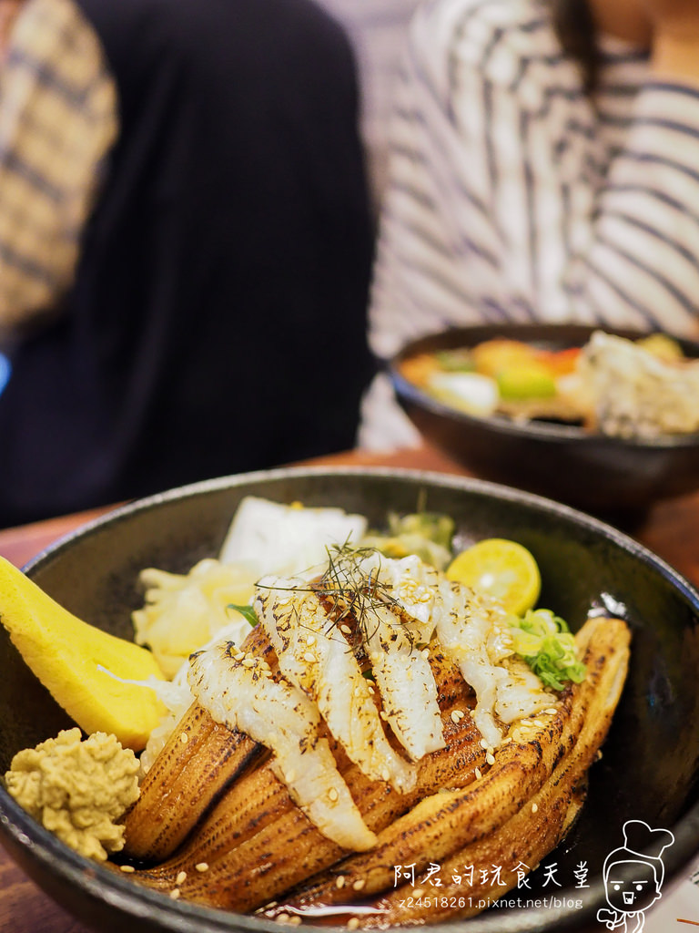 【台北】五漁村丼飯屋｜給你極致的痛風饗宴～升龍痛風丼、活虎海鮮丼｜西湖捷運站美食｜愛評體驗券