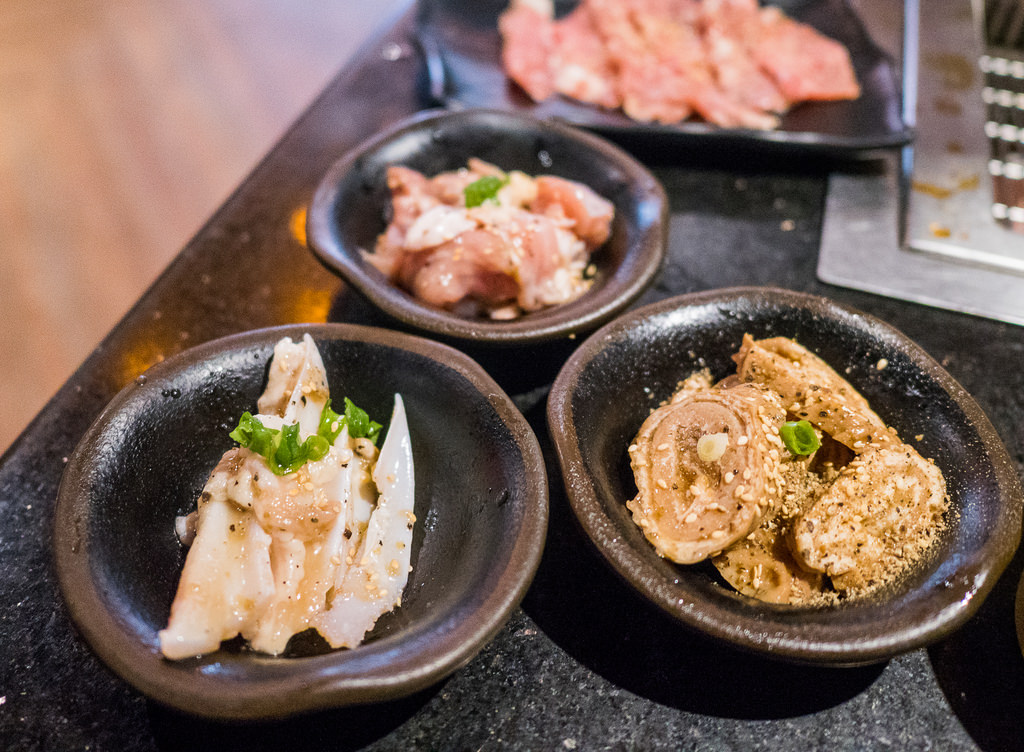 【台北】三朵花炭火燒肉鍋物吃到飽｜台北西門町餐廳｜壽星當月、當日優惠