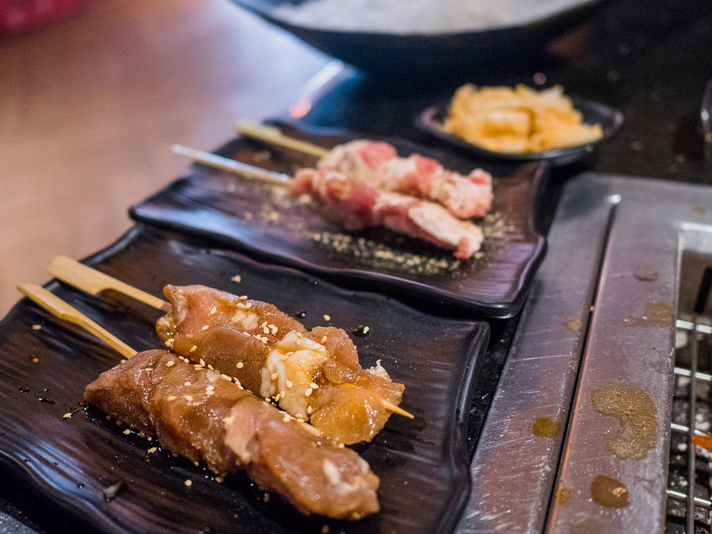 【台北】三朵花炭火燒肉鍋物吃到飽｜台北西門町餐廳｜壽星當月、當日優惠