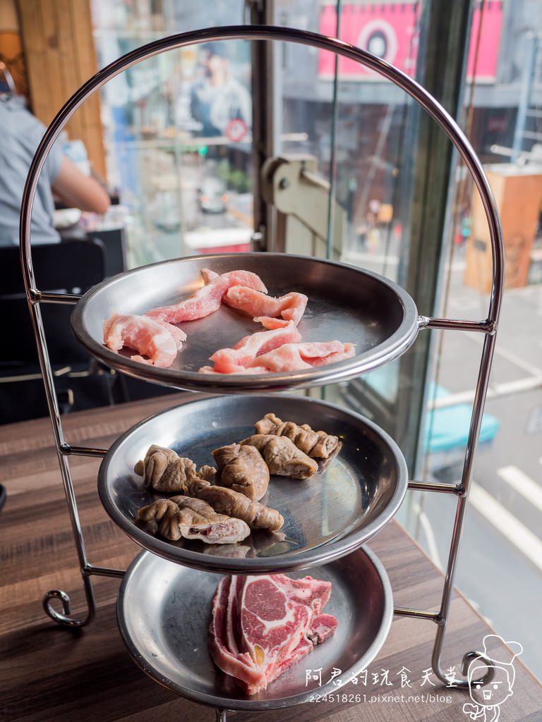 【台北】肉倉韓式烤肉｜除了烤肉，韓式小菜、熟食也很優｜西門町吃到飽餐廳