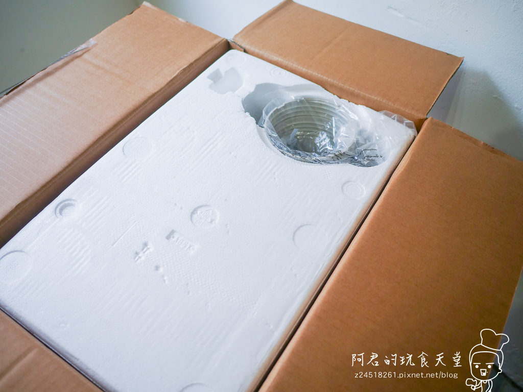 【影片開箱】Frigidaire省電移動式冷氣空調FAC-251KP|室內趴趴走~連廚房都是冷氣間|冷氣、乾衣、除溼三合一 - 第3張圖 【影片開箱】Frigidaire省電移動式冷氣空調FAC-251KP|室內趴趴走~連廚房都是冷氣間|冷氣、乾衣、除溼三合一