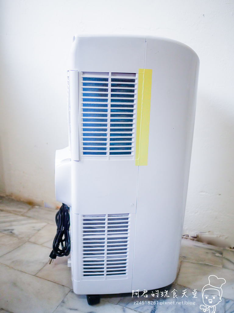 【影片開箱】Frigidaire省電移動式冷氣空調FAC-251KP|室內趴趴走~連廚房都是冷氣間|冷氣、乾衣、除溼三合一 - 第8張圖 【影片開箱】Frigidaire省電移動式冷氣空調FAC-251KP|室內趴趴走~連廚房都是冷氣間|冷氣、乾衣、除溼三合一