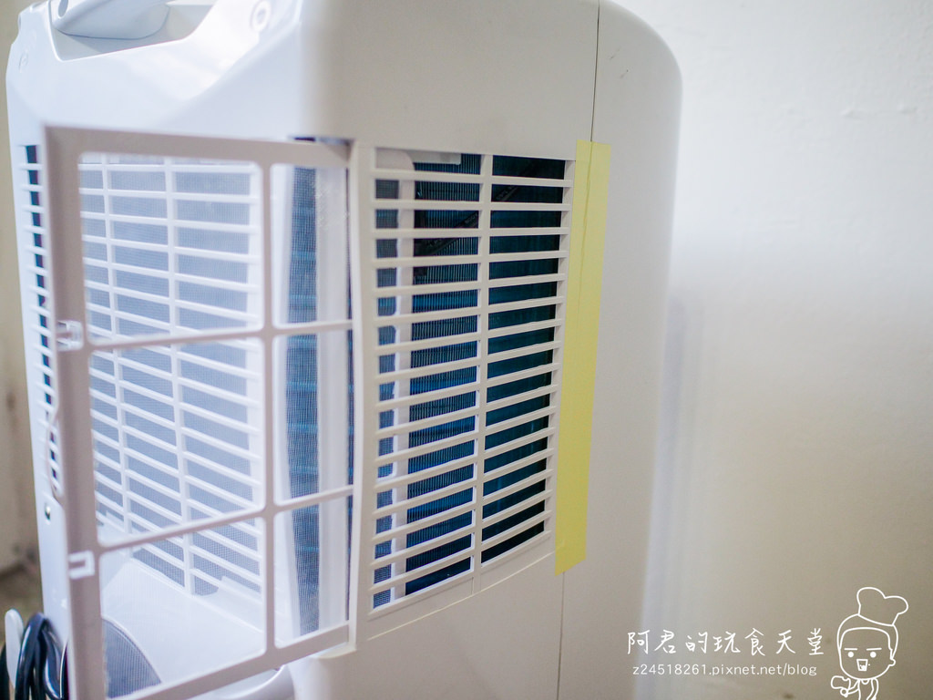 【影片開箱】Frigidaire省電移動式冷氣空調FAC-251KP|室內趴趴走~連廚房都是冷氣間|冷氣、乾衣、除溼三合一 - 第15張圖 【影片開箱】Frigidaire省電移動式冷氣空調FAC-251KP|室內趴趴走~連廚房都是冷氣間|冷氣、乾衣、除溼三合一