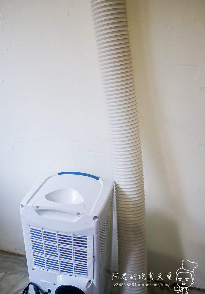 【影片開箱】Frigidaire省電移動式冷氣空調FAC-251KP|室內趴趴走~連廚房都是冷氣間|冷氣、乾衣、除溼三合一 - 第23張圖 【影片開箱】Frigidaire省電移動式冷氣空調FAC-251KP|室內趴趴走~連廚房都是冷氣間|冷氣、乾衣、除溼三合一
