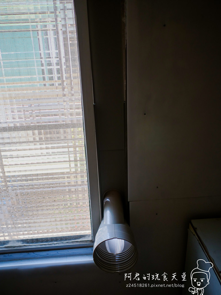 【影片開箱】Frigidaire省電移動式冷氣空調FAC-251KP|室內趴趴走~連廚房都是冷氣間|冷氣、乾衣、除溼三合一 - 第26張圖 【影片開箱】Frigidaire省電移動式冷氣空調FAC-251KP|室內趴趴走~連廚房都是冷氣間|冷氣、乾衣、除溼三合一