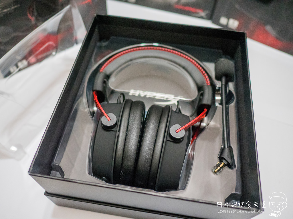 【開箱】HyperX Cloud Alpha 電競耳麥｜雙音腔單體技術讓你輕鬆聽音辨位