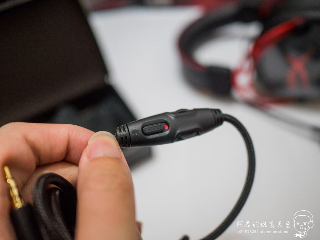 【開箱】HyperX Cloud Alpha 電競耳麥｜雙音腔單體技術讓你輕鬆聽音辨位