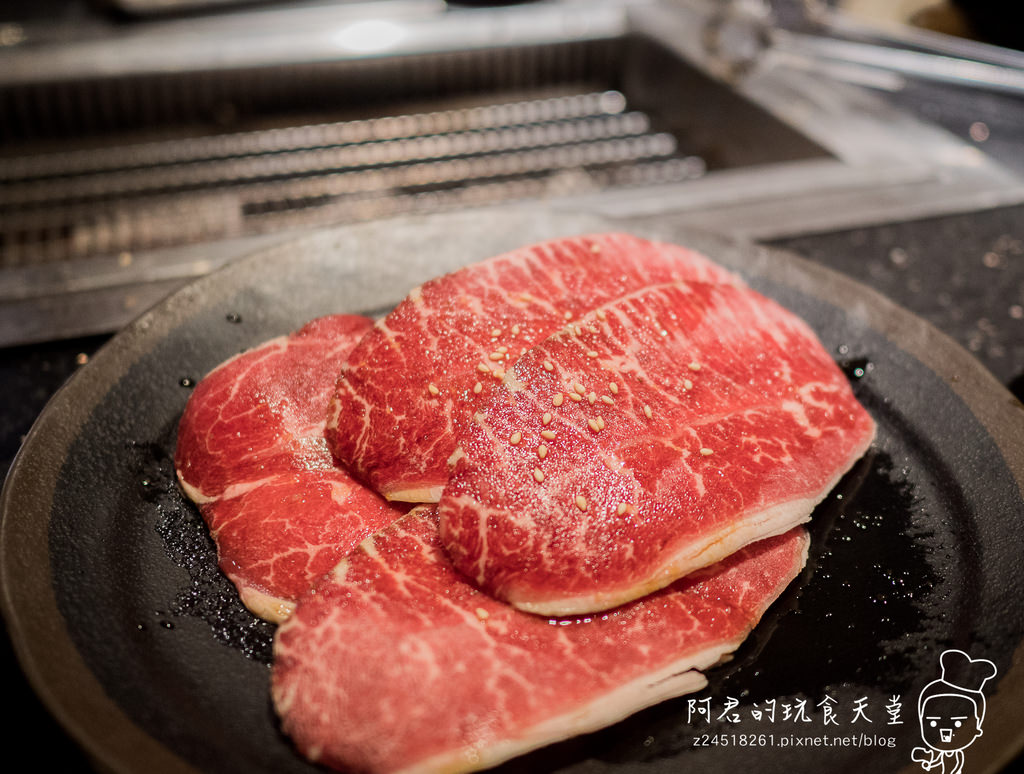 【台北】三朵花炭火燒肉鍋物｜二次來訪｜很普通的燒肉吃到飽｜西門町烤肉