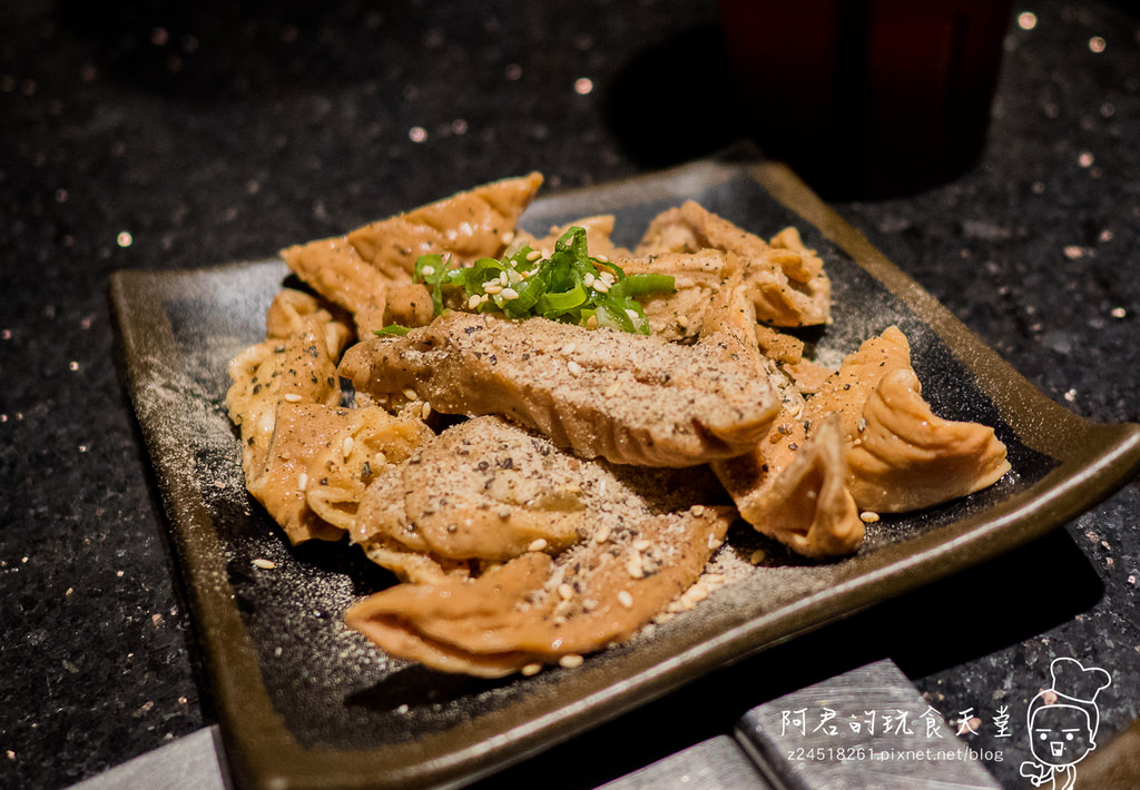 【台北】三朵花炭火燒肉鍋物｜二次來訪｜很普通的燒肉吃到飽｜西門町烤肉