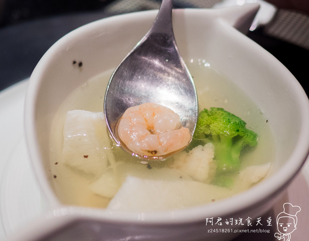 【台中】凱焱鐵板燒｜高檔裝潢x頂級食材x鐵板料理｜一份主餐多種口味｜台中美食