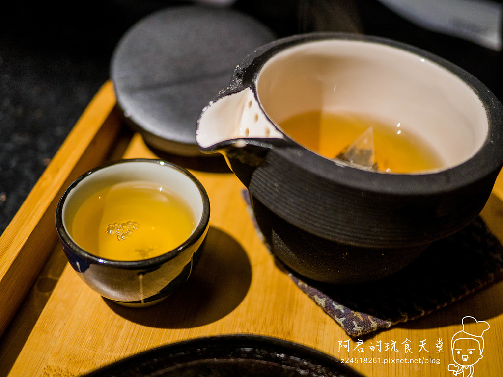 【台北】藝奇ikki 新日本料理(敦化北店)|大推生牛肉刺身|大蟳祭~新鮮度滿點的霸王蟹 - 第35張圖 【台北】藝奇ikki 新日本料理(敦化北店)|大推生牛肉刺身|大蟳祭~新鮮度滿點的霸王蟹