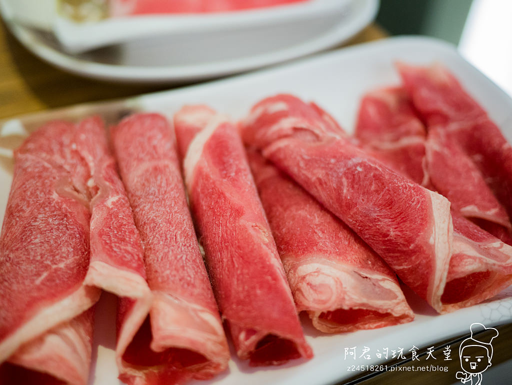 【台北】鍋爸涮涮鍋無限吃到飽｜假日五百有找｜小巨蛋美食