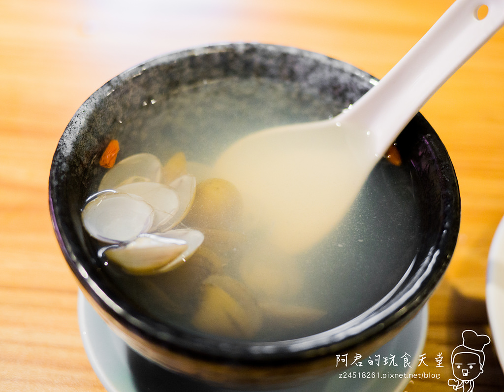 【台北】東街日本料理｜七百元無菜單料理｜超吸睛的日見肋眼生牛肉