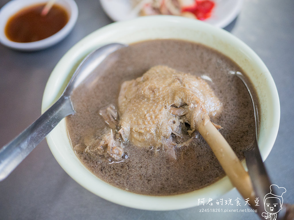 【高雄】七賢鴨肉飯專賣店｜高雄三大鴨肉飯之一｜便宜又好吃的在地美食