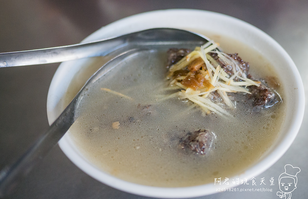 【高雄】七賢鴨肉飯專賣店｜高雄三大鴨肉飯之一｜便宜又好吃的在地美食