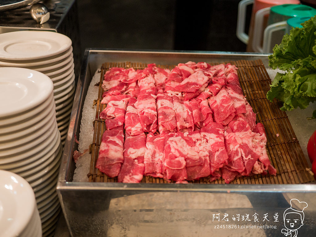 【高雄】大八TOP自助餐｜下午茶吃到飽｜精緻異國料理多種選擇