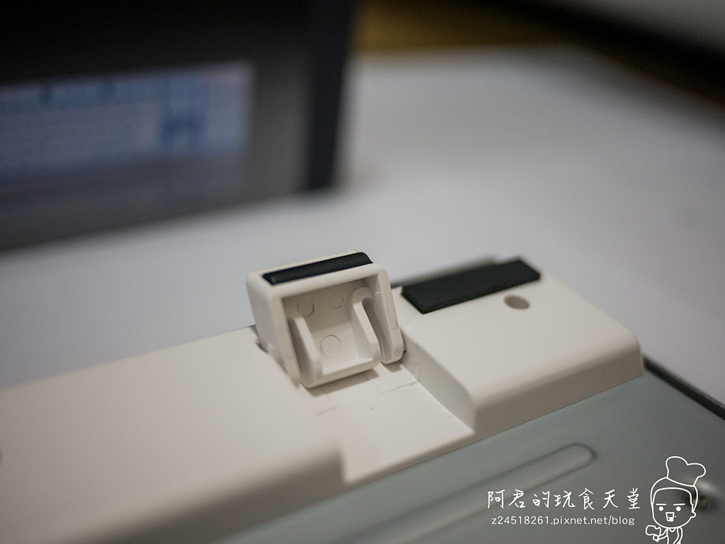 【開箱】純白體驗 i-rocks《K62E》高CP 七彩背光電競薄膜鍵盤 - 第15張圖 【開箱】純白體驗 i-rocks《K62E》高CP 七彩背光電競薄膜鍵盤