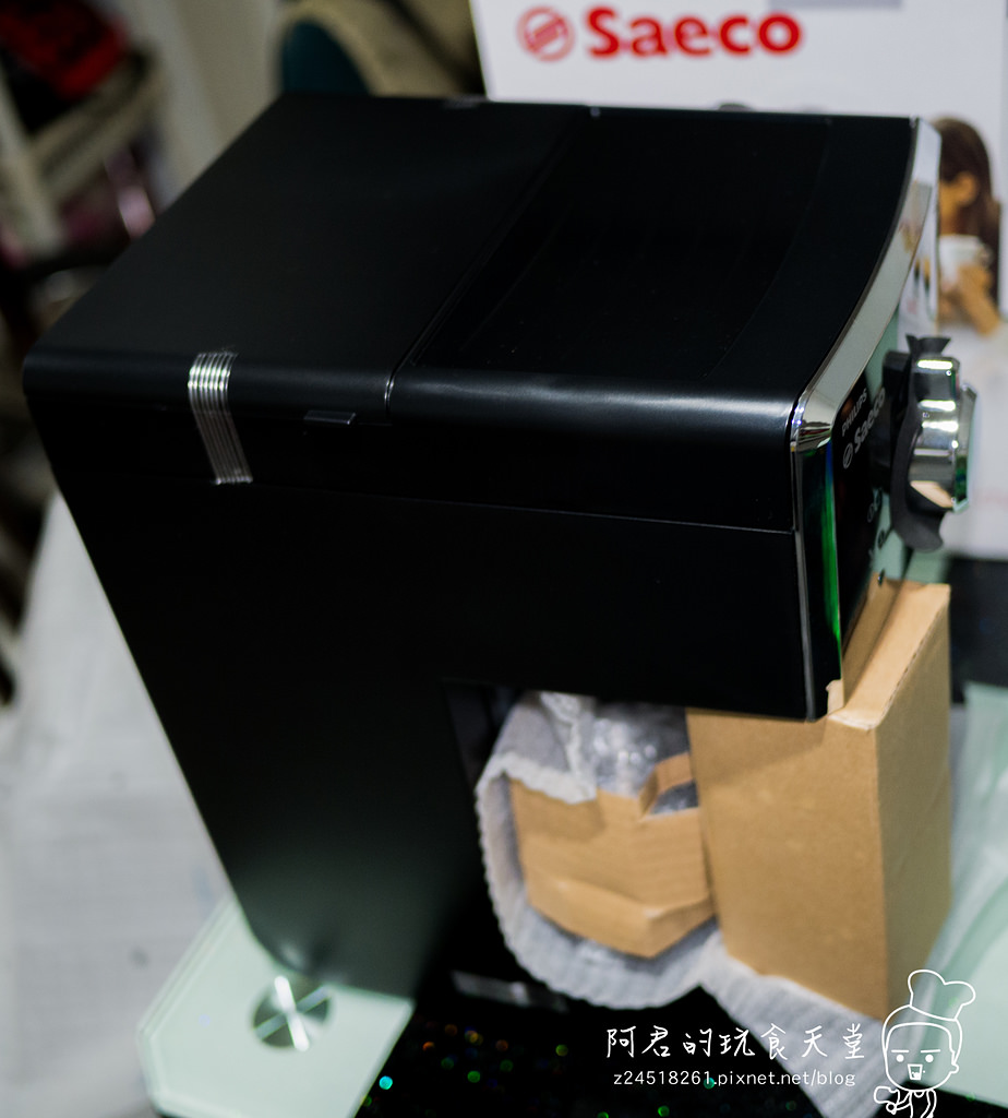 飛利浦Saeco POEMIA 半自動義式咖啡機HD8323 開箱~在家也能享受濃醇香 - 第4張圖 飛利浦Saeco POEMIA 半自動義式咖啡機HD8323 開箱~在家也能享受濃醇香