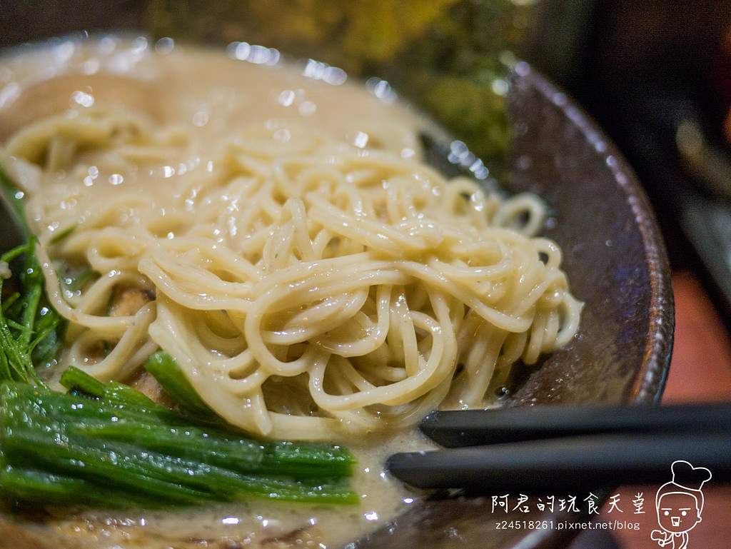 【台北】鷹流拉麵 號稱台灣最濃的拉麵湯頭