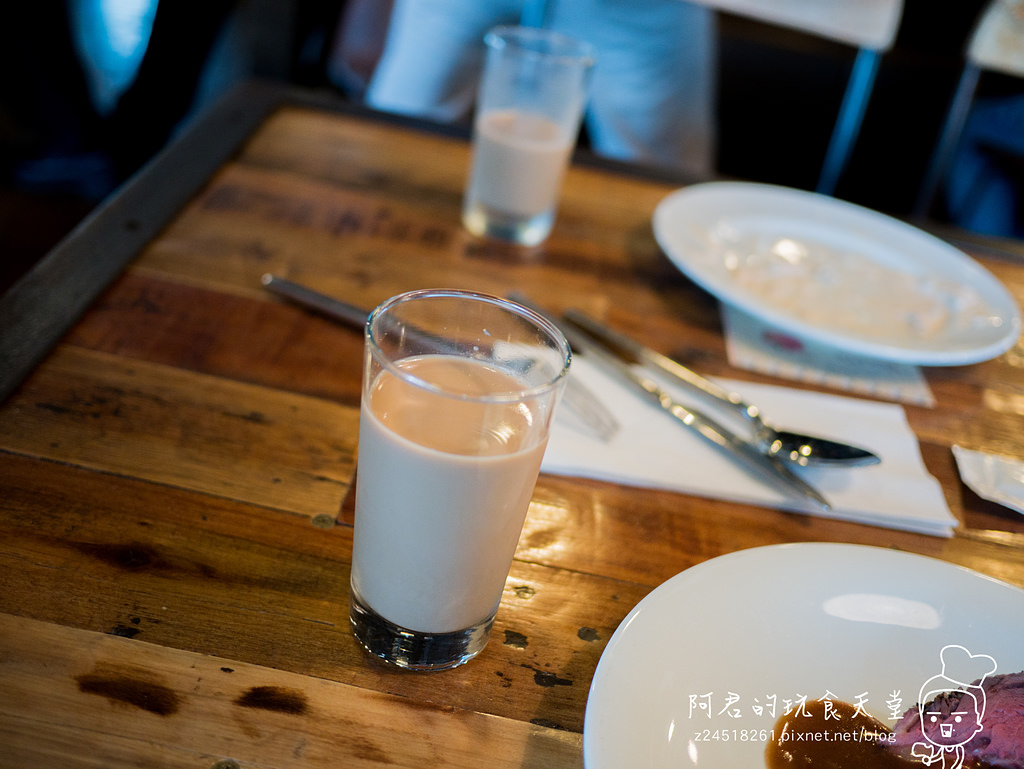 【台北】義饗食堂　CP值頗高的下午茶 義式料理吃到飽 爐烤肋眼牛肉太讚啦