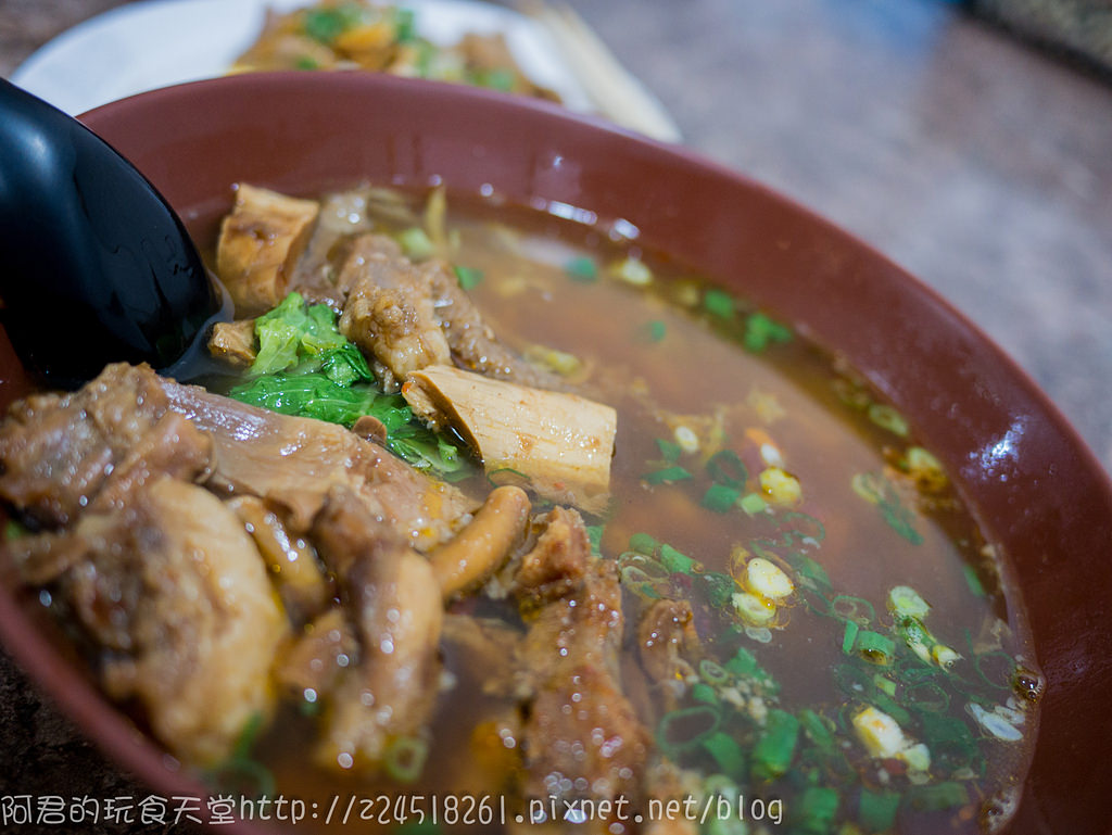 【台北】信義區巷弄美食《建忠牛肉麵》