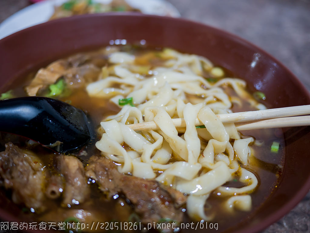 【台北】信義區巷弄美食《建忠牛肉麵》