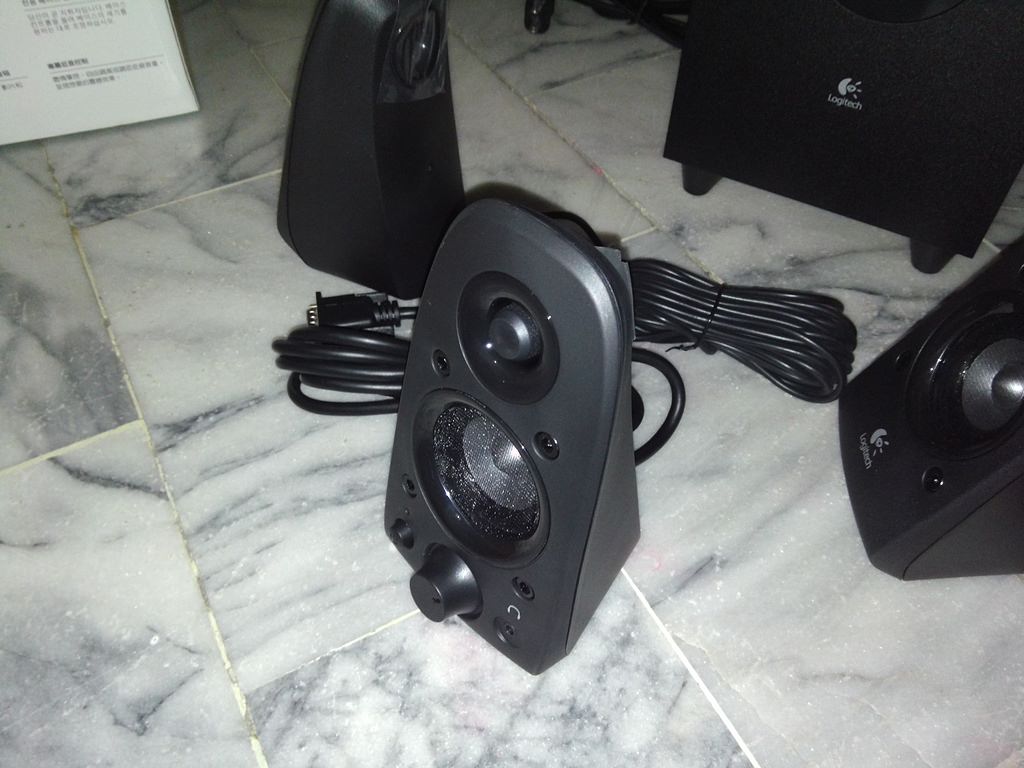 入門款5.1環繞音效 Logitech Z506 開箱 (及影片5.1聲道輸出設定) - 第12張圖 入門款5.1環繞音效 Logitech Z506 開箱 (及影片5.1聲道輸出設定)