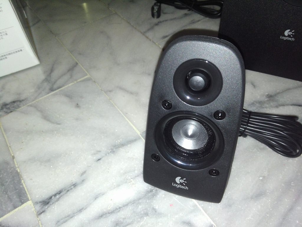 入門款5.1環繞音效 Logitech Z506 開箱 (及影片5.1聲道輸出設定) - 第13張圖 入門款5.1環繞音效 Logitech Z506 開箱 (及影片5.1聲道輸出設定)