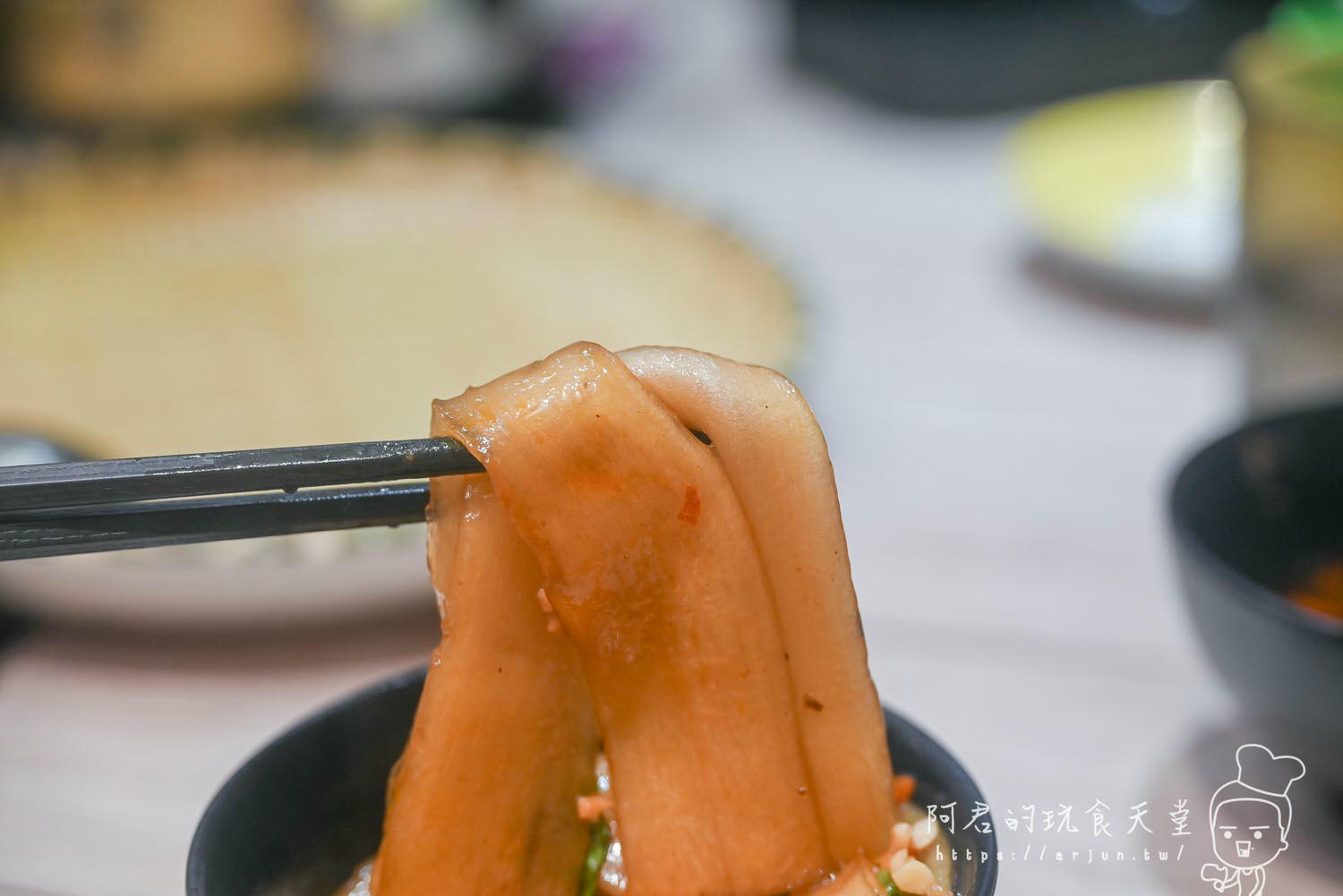 【台中】餉串串｜正宗四川特色小吃串串香，台中也吃的到！食材種類多樣化一串只要10元起｜加 LINE 再送 5 隻串串兌換券！