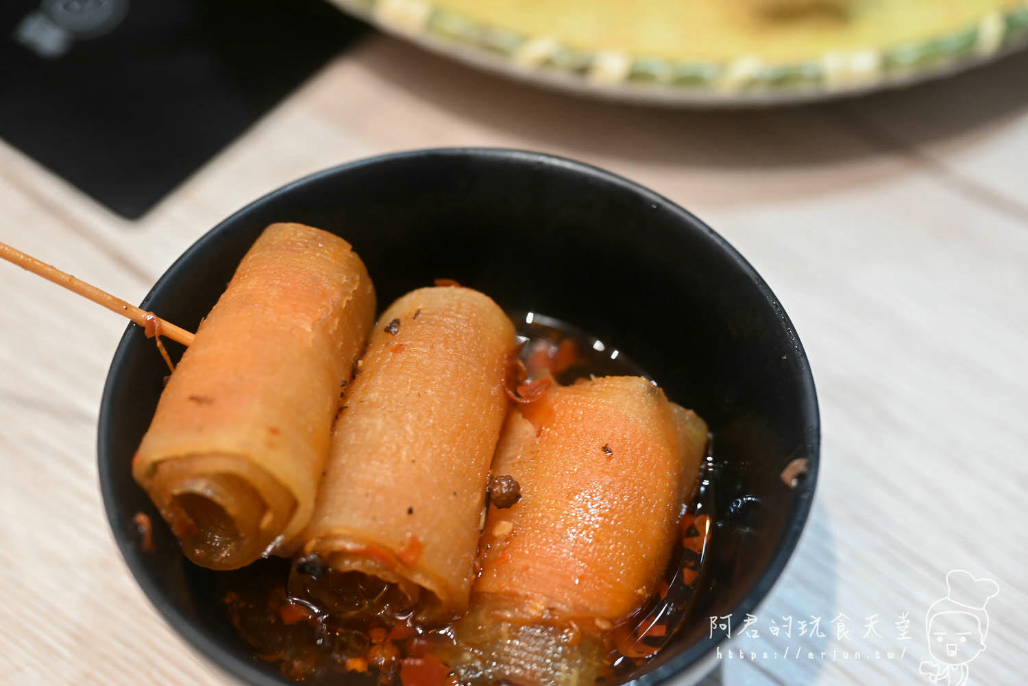 【台中】餉串串｜正宗四川特色小吃串串香，台中也吃的到！食材種類多樣化一串只要10元起｜加 LINE 再送 5 隻串串兌換券！