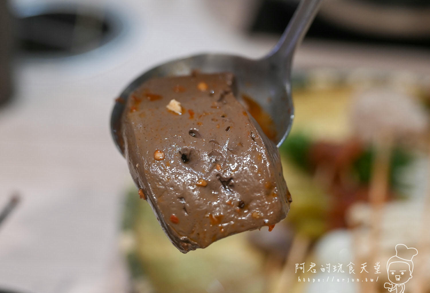 【台中】餉串串｜正宗四川特色小吃串串香，台中也吃的到！食材種類多樣化一串只要10元起｜加 LINE 再送 5 隻串串兌換券！