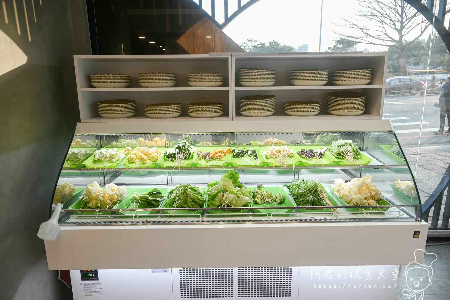 【台中】餉串串｜正宗四川特色小吃串串香，台中也吃的到！食材種類多樣化一串只要10元起｜加 LINE 再送 5 隻串串兌換券！