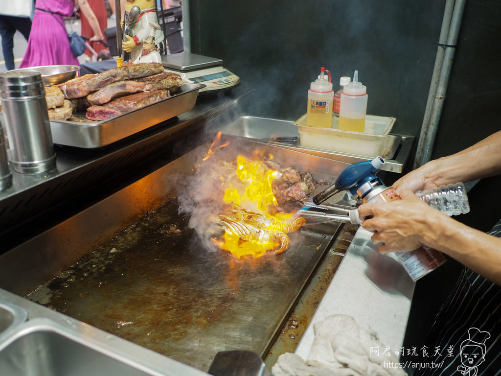 【台中】潮食牛(一中店)｜超大塊原肉現買現切｜米酒加上大火炙燒好美味｜一中商圈美食