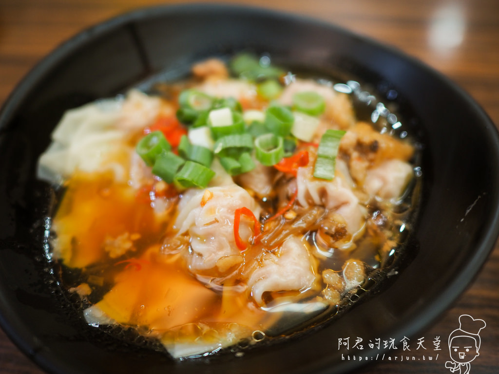 【台中】洪師傅川味麵食館｜周末限定的好味道「番茄清燉牛腩麵」