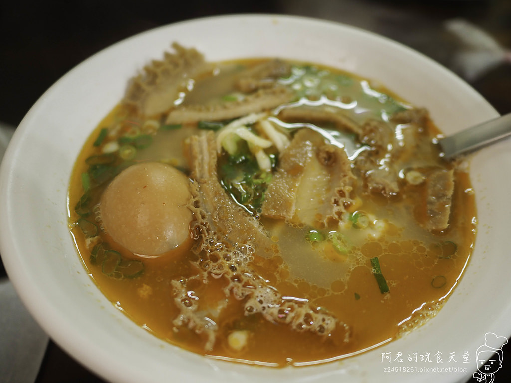 【台中】九寨溝麻辣牛肉麵｜連在地人也排隊的巷弄美食｜豐原美食