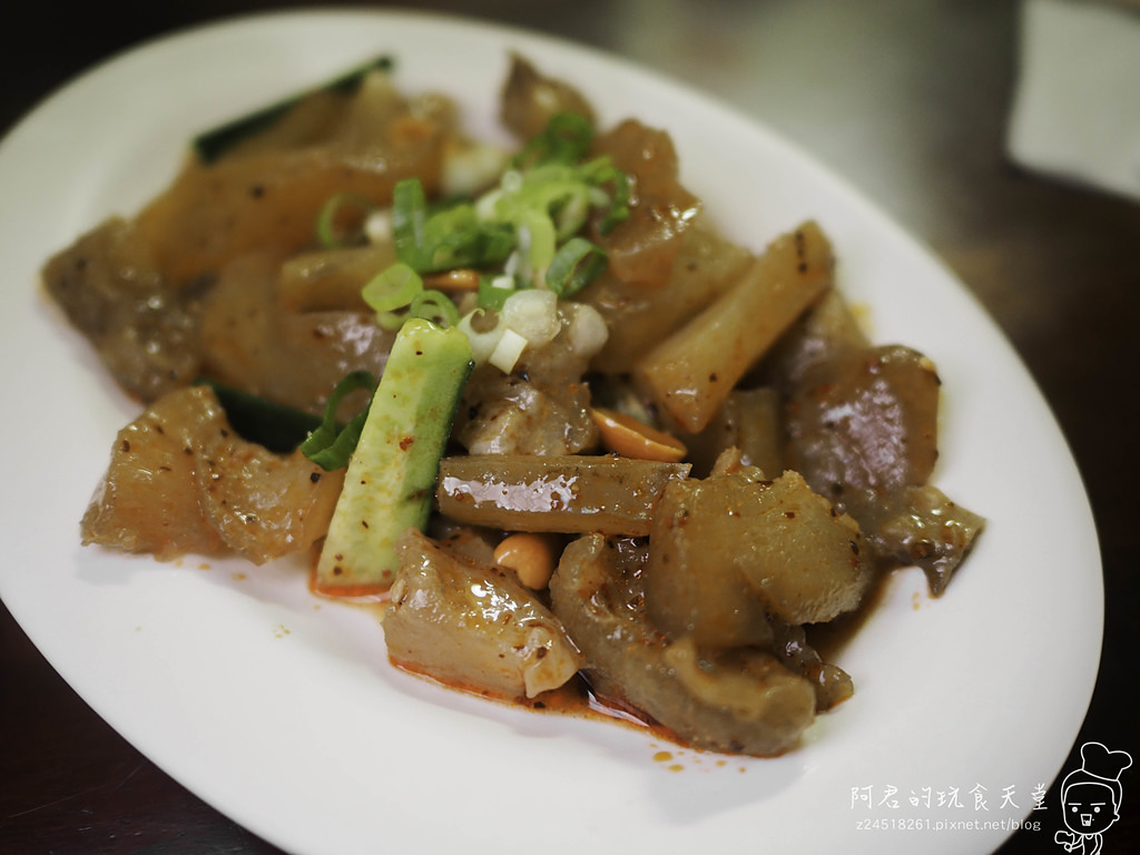 【台中】九寨溝麻辣牛肉麵｜連在地人也排隊的巷弄美食｜豐原美食